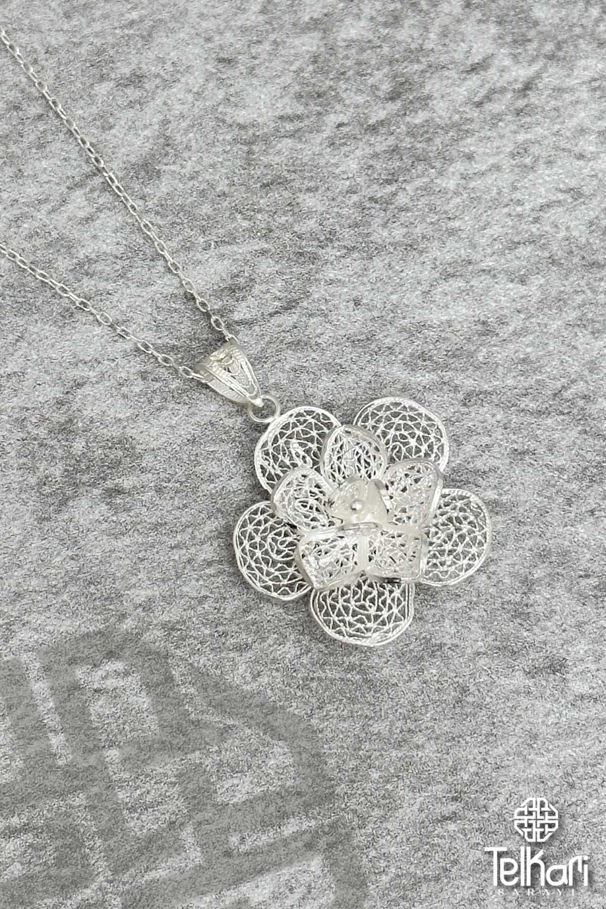 Kadın işlemeli Çiçek Model El İşçilikli Telkari Kolye