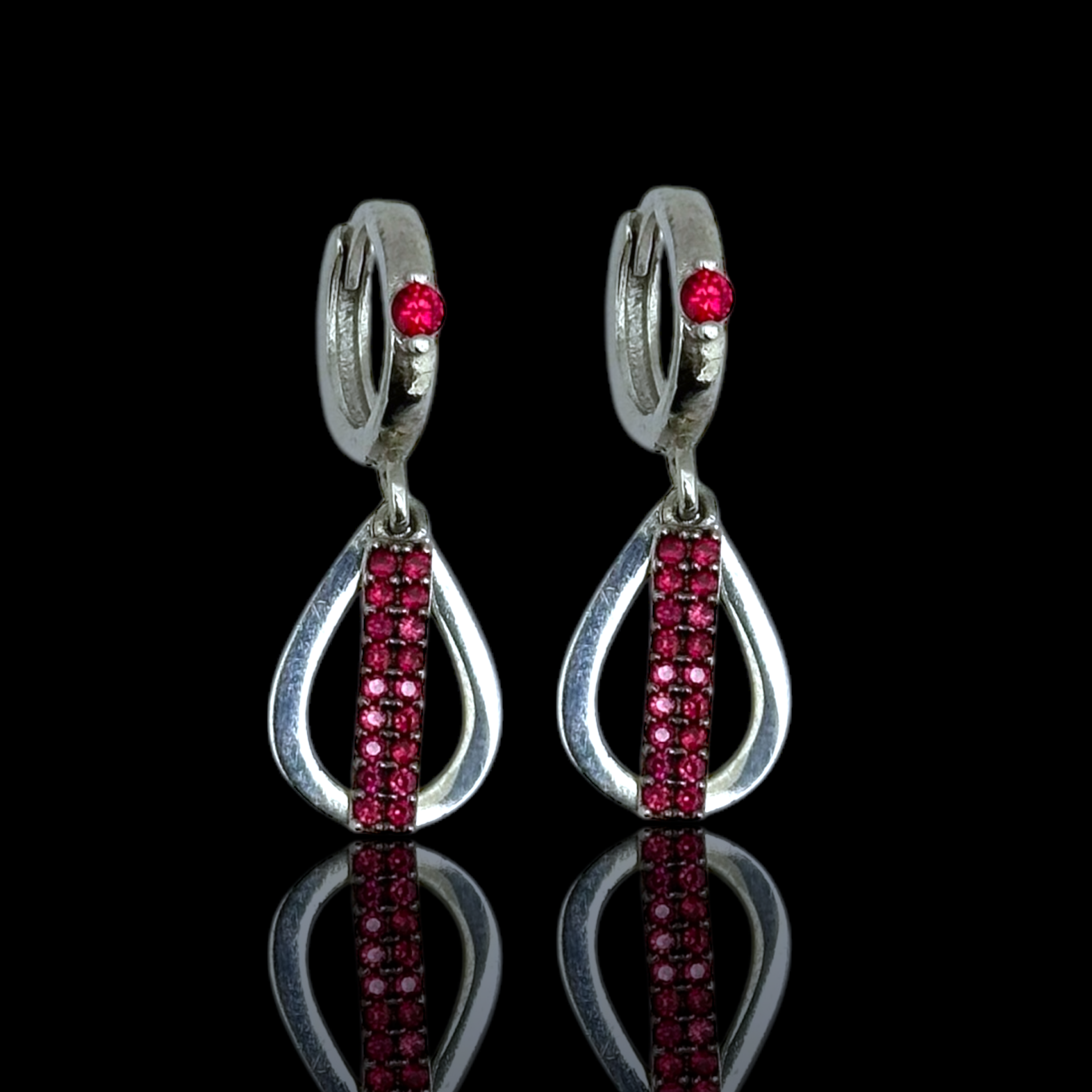 Zirkon Taşlı Damla Tasarım 925 Ayar Gümüş Küpe