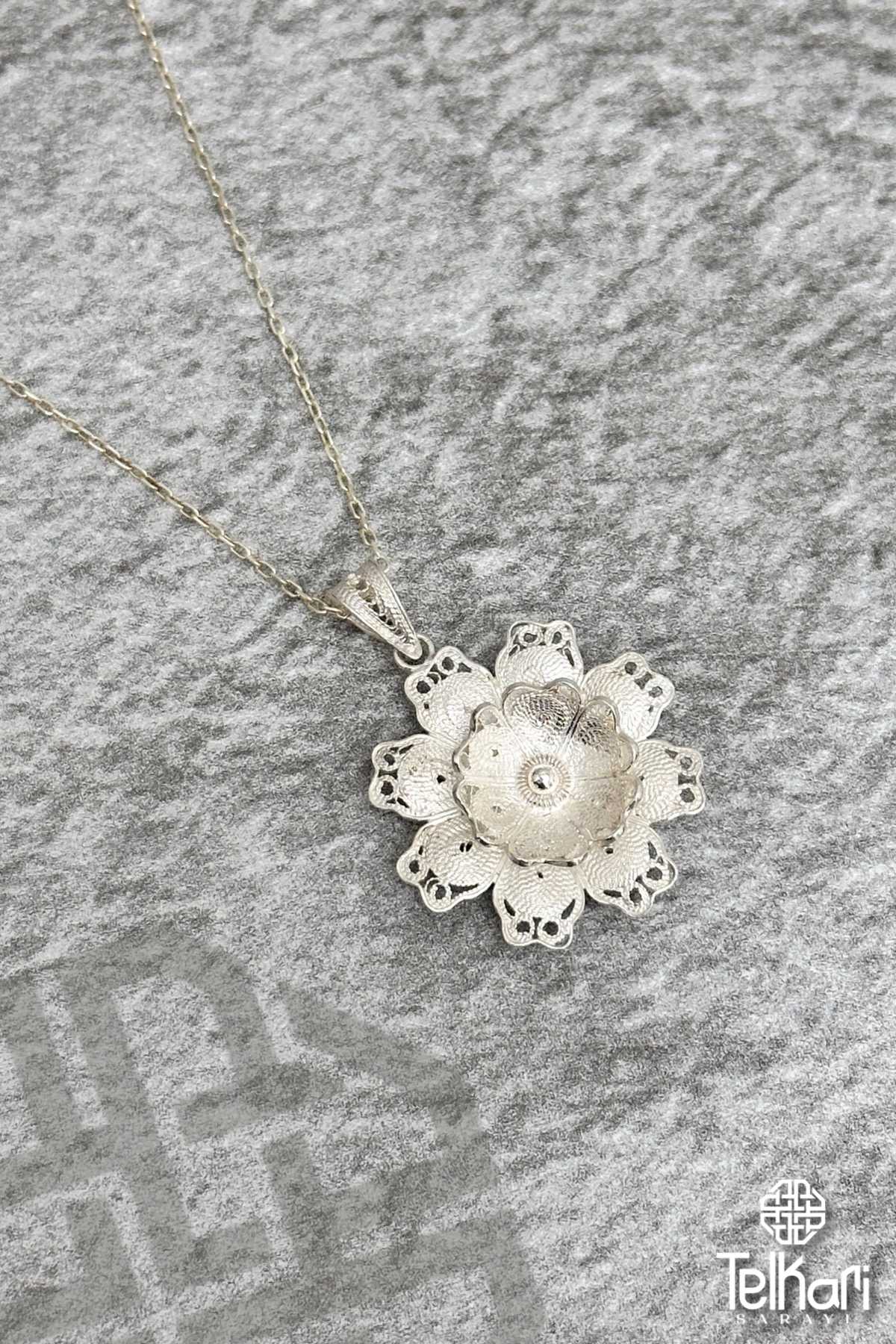 Özel İşlemeli Çiçek Model El İşçilikli Midyat Telkari Kolye