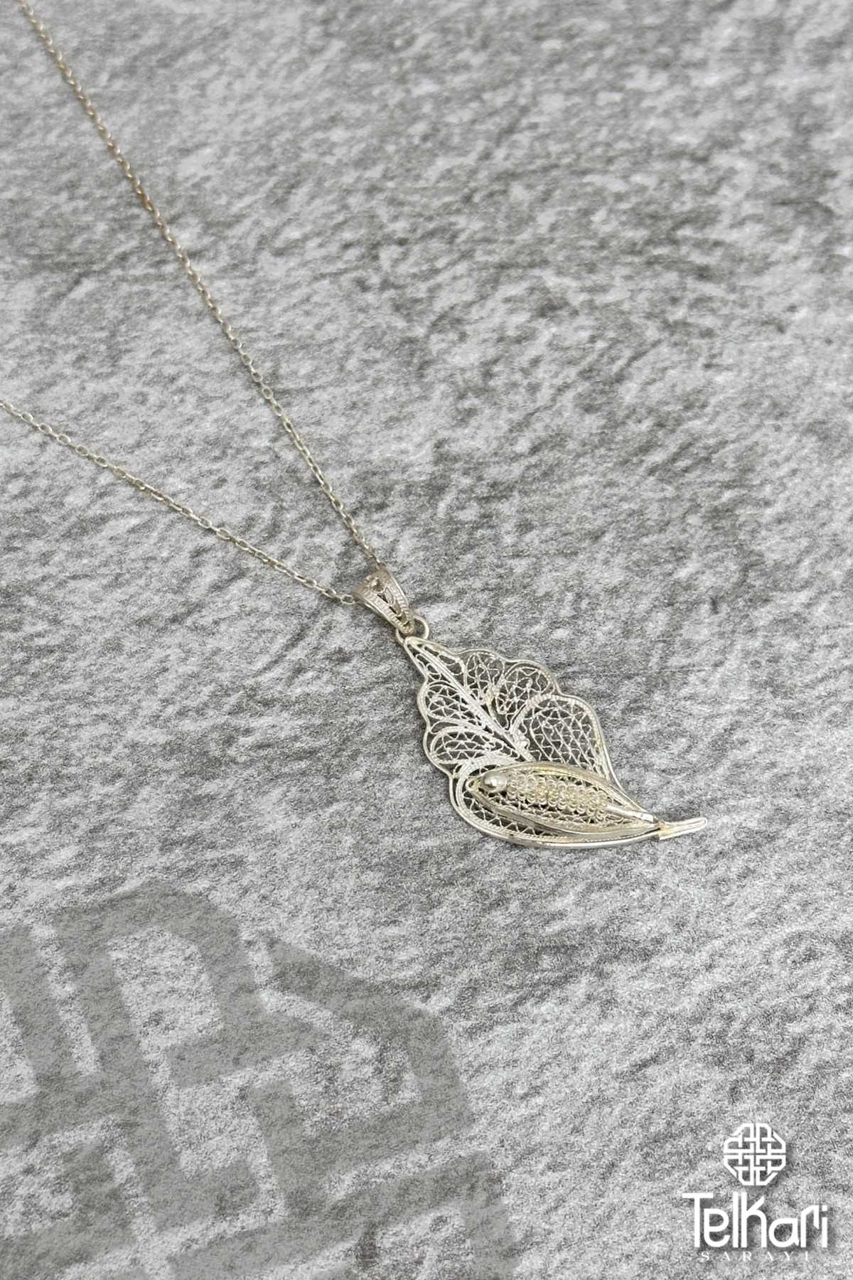 Yaprak Motifli El İşçilikli Midyat Telkari Kolye