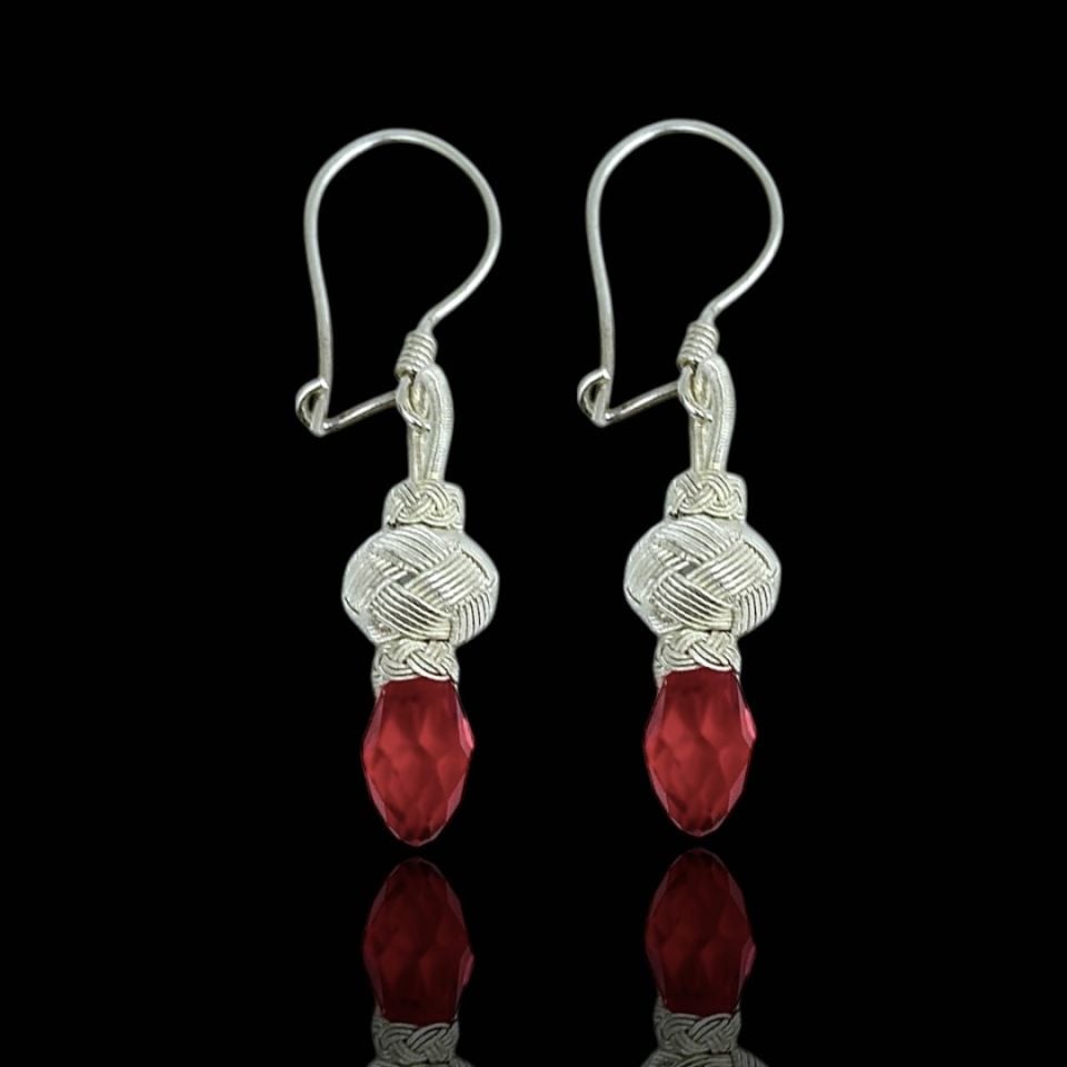 Kök Yakut Taşlı Zarif Model 1000 Ayar El İşçilikli Kazaziye Gümüş Küpe