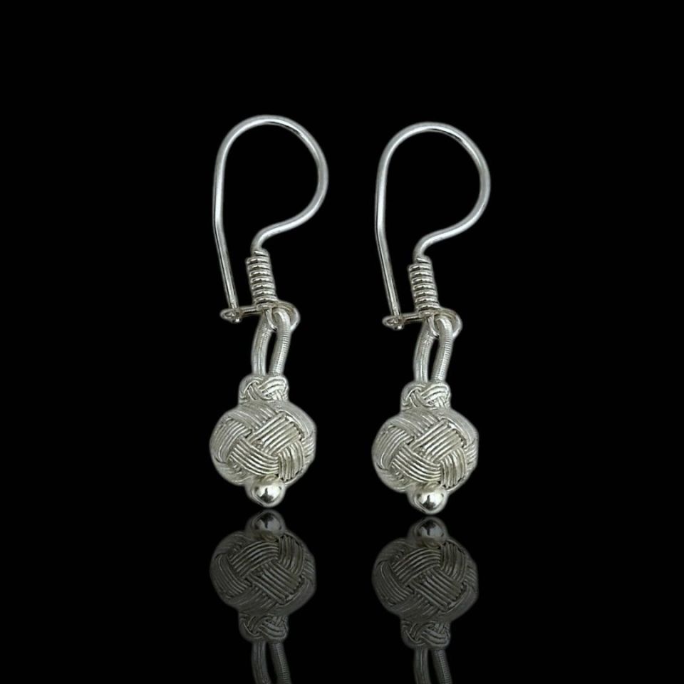 1000 Ayar Sallantılı Tek Toplu Model El Emeği Kazaziye Gümüş Küpe