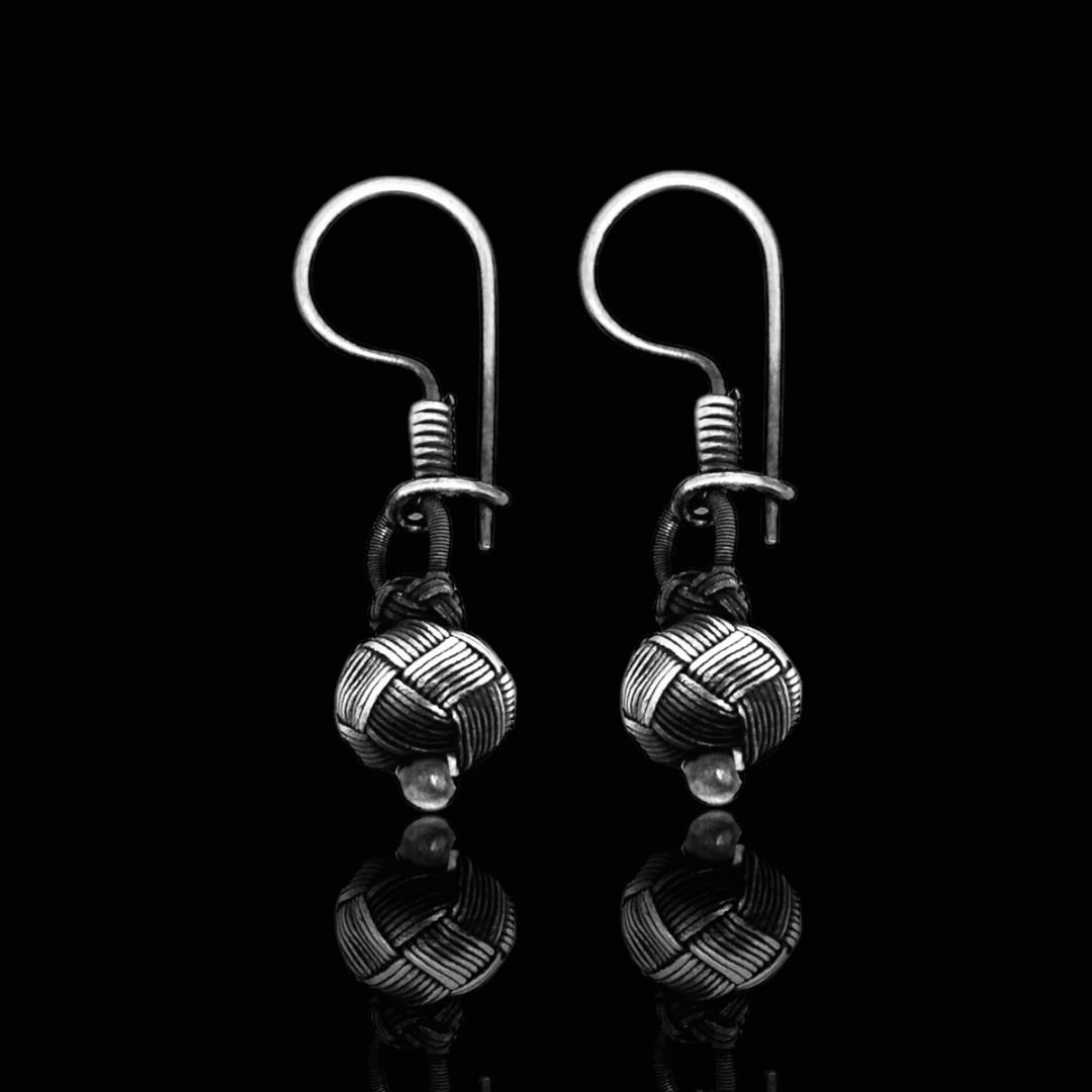 1000 Ayar Sallantılı Ucu Top Model El Örmesi Gümüş Kazaziye Küpe