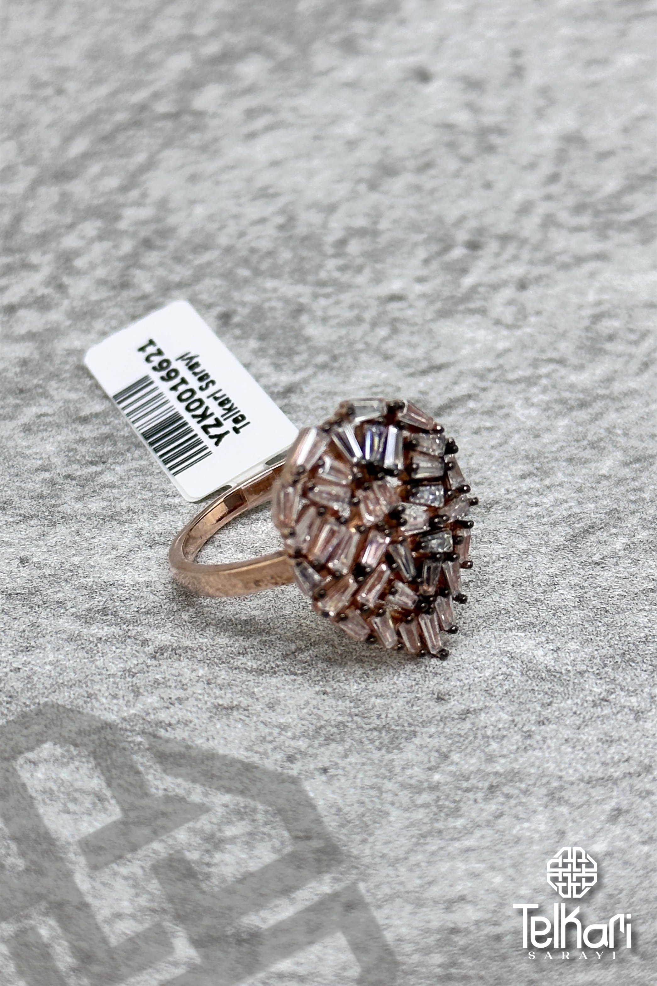 Zirkon Taşlı Gümüş Yüzük