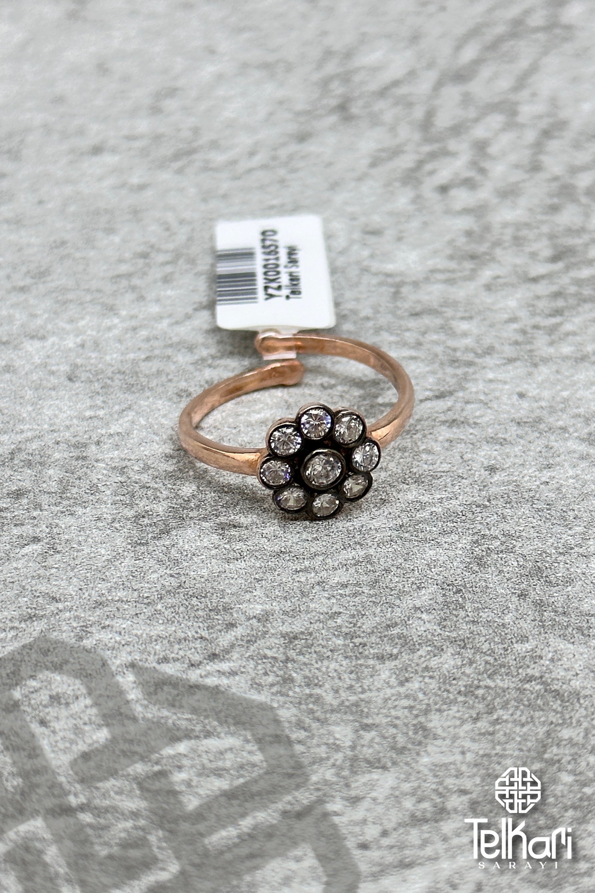 Elmas Montörlü Gümüş Yüzük