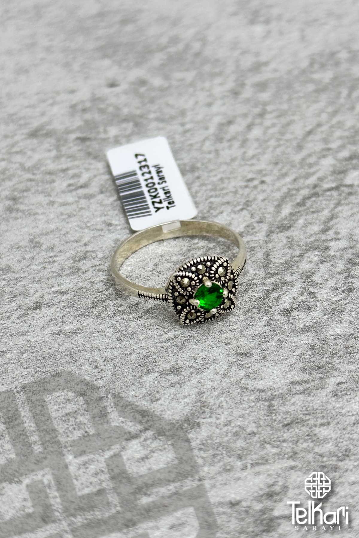 Kök Zümrüt Taşlı Gümüş Markazit Yüzük