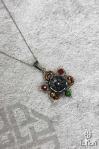 Çiçek İşlemeli Doğal Taşlı Oksitli Midyat Telkari Kolye