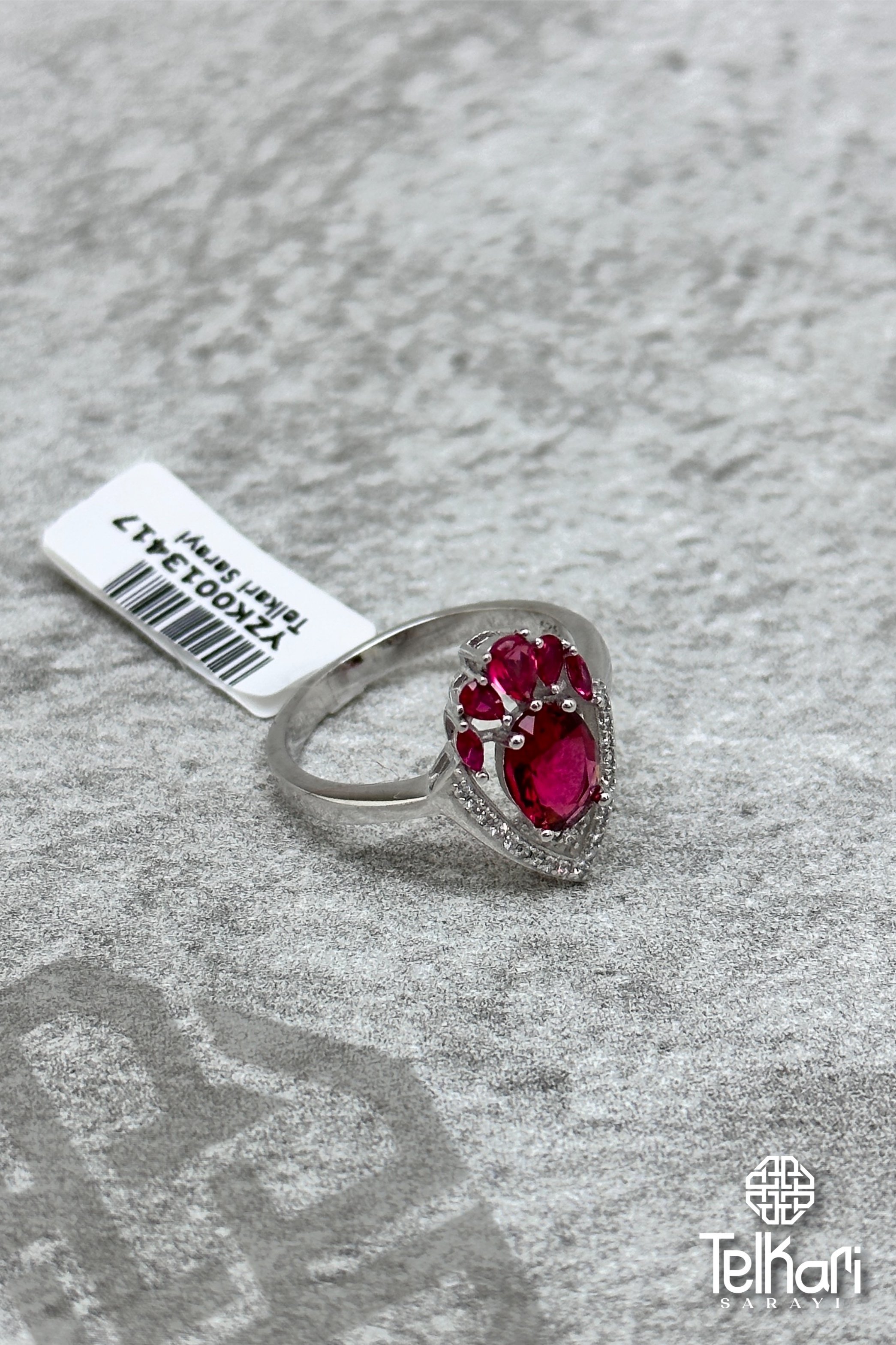 Kök Yakut Taşlı Özel Seri Gümüş Yüzük