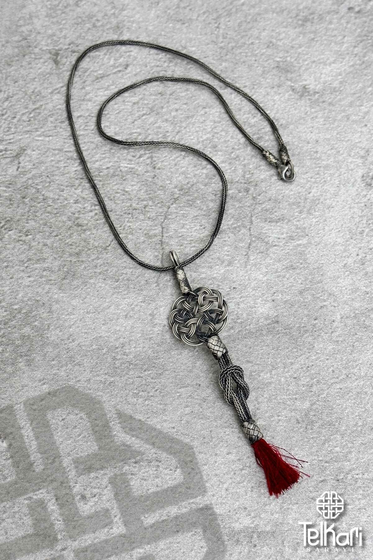 İp Püsküllü Aşk Düğümü Kazaziye Gümüş Kolye