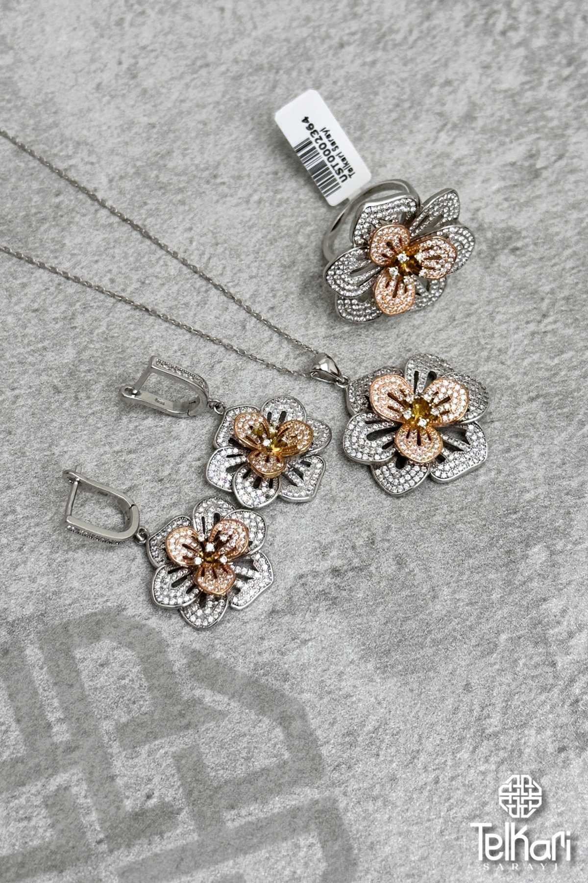 Çiçek Model Taşlı Gümüş Üçlü Set