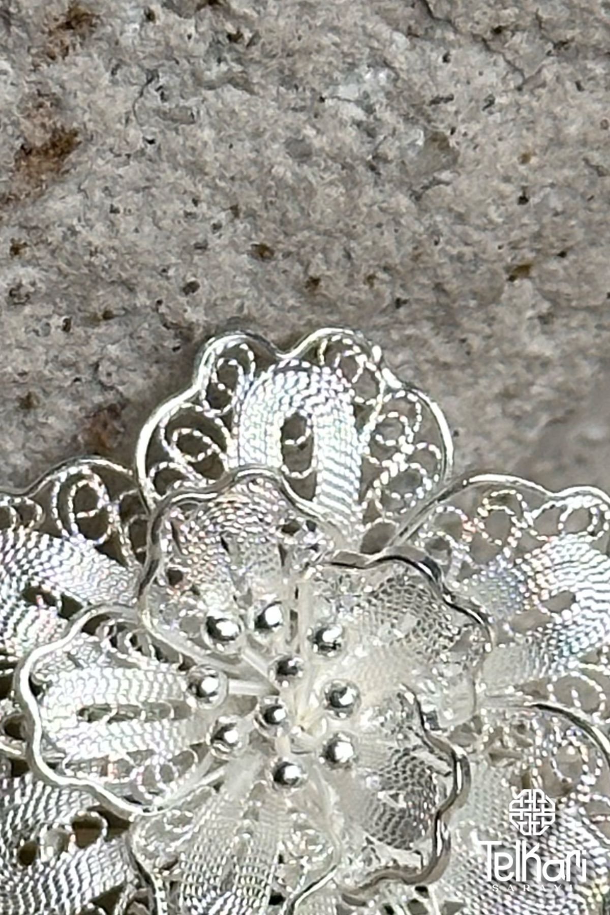 Gümüş Çiçek Broş