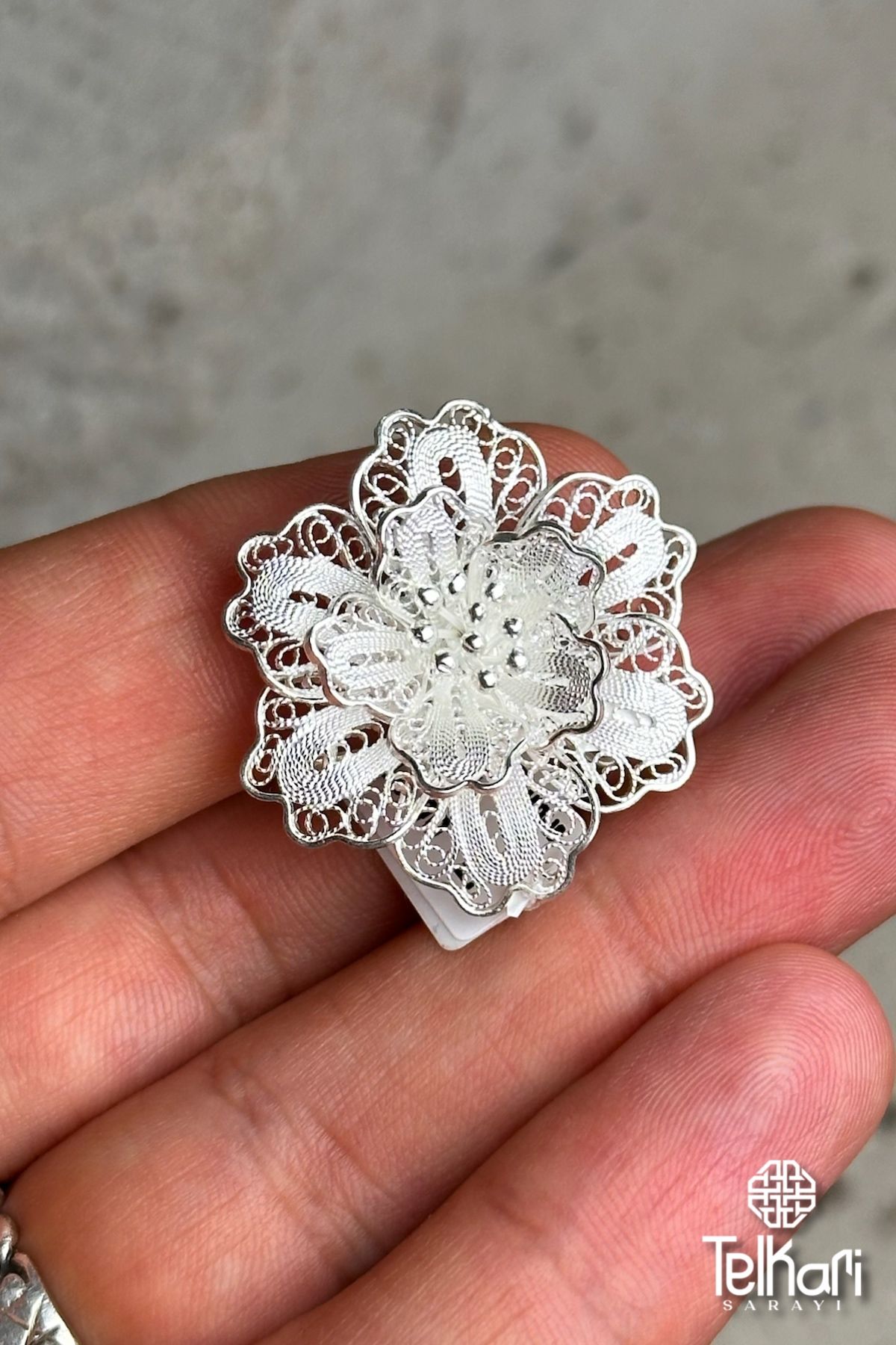 Gümüş Çiçek Broş