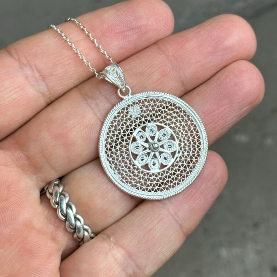 Çiçek Motifli Telkari Kolye