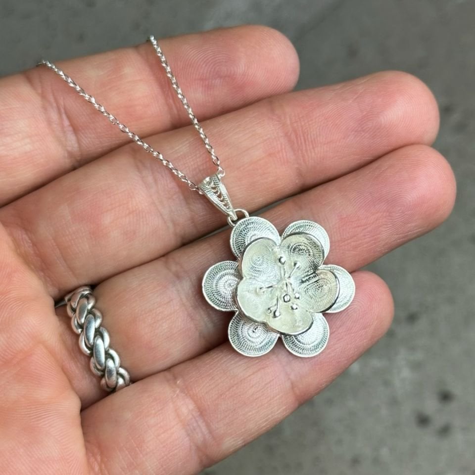 Kış Gülü Tasarımlı Telkari Gümüş Kolye