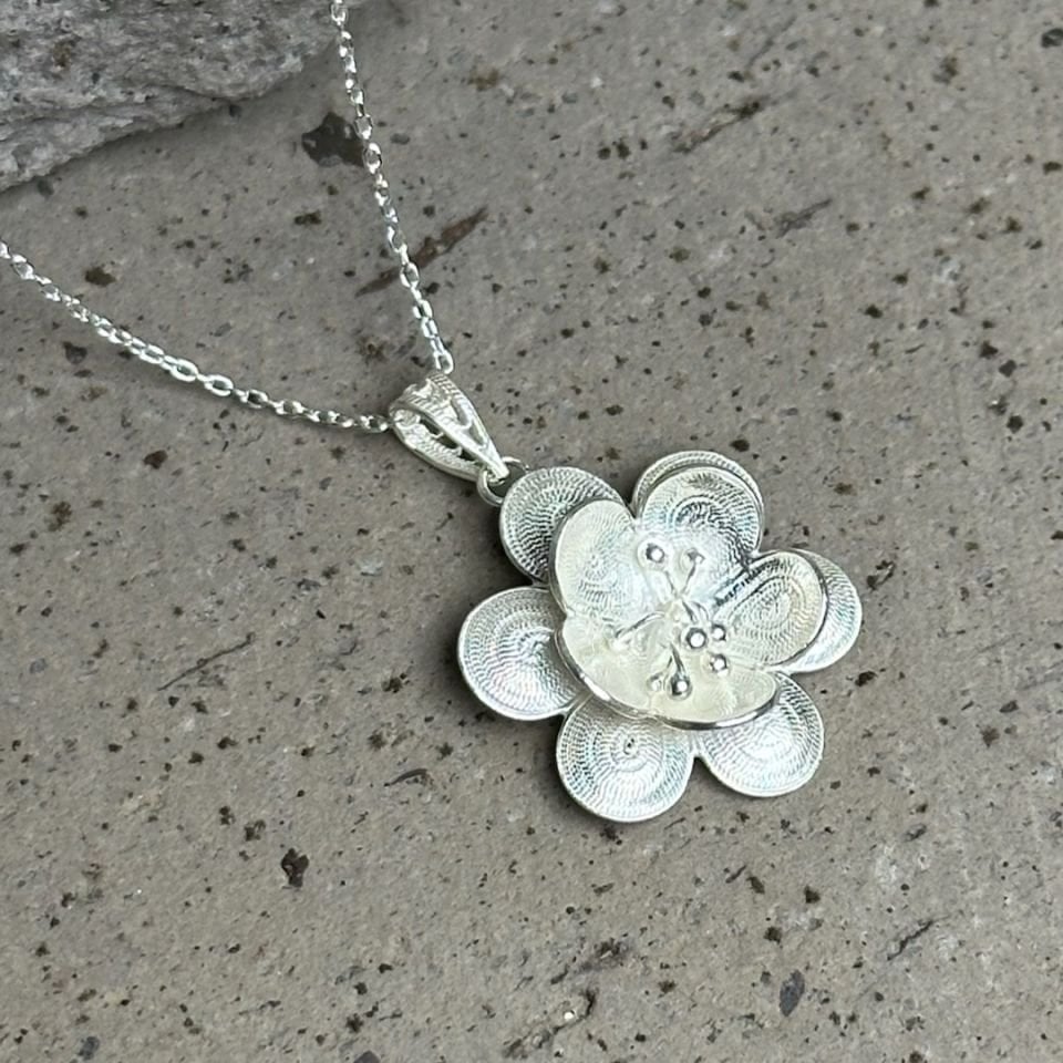 Kış Gülü Tasarımlı Telkari Gümüş Kolye