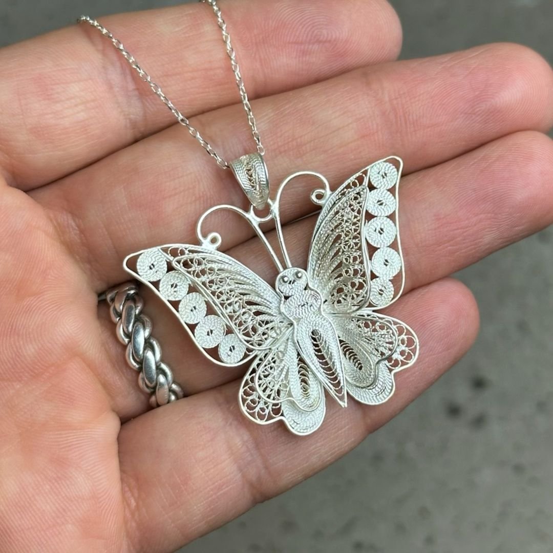İnce İşçilikli Kelebek Tasarımlı Telkari Gümüş Kolye