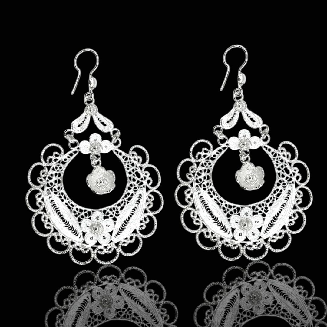 Halka Model El İşlemeli Çiçek Tasarımlı 925 Ayar Telkari Gümüş Küpe