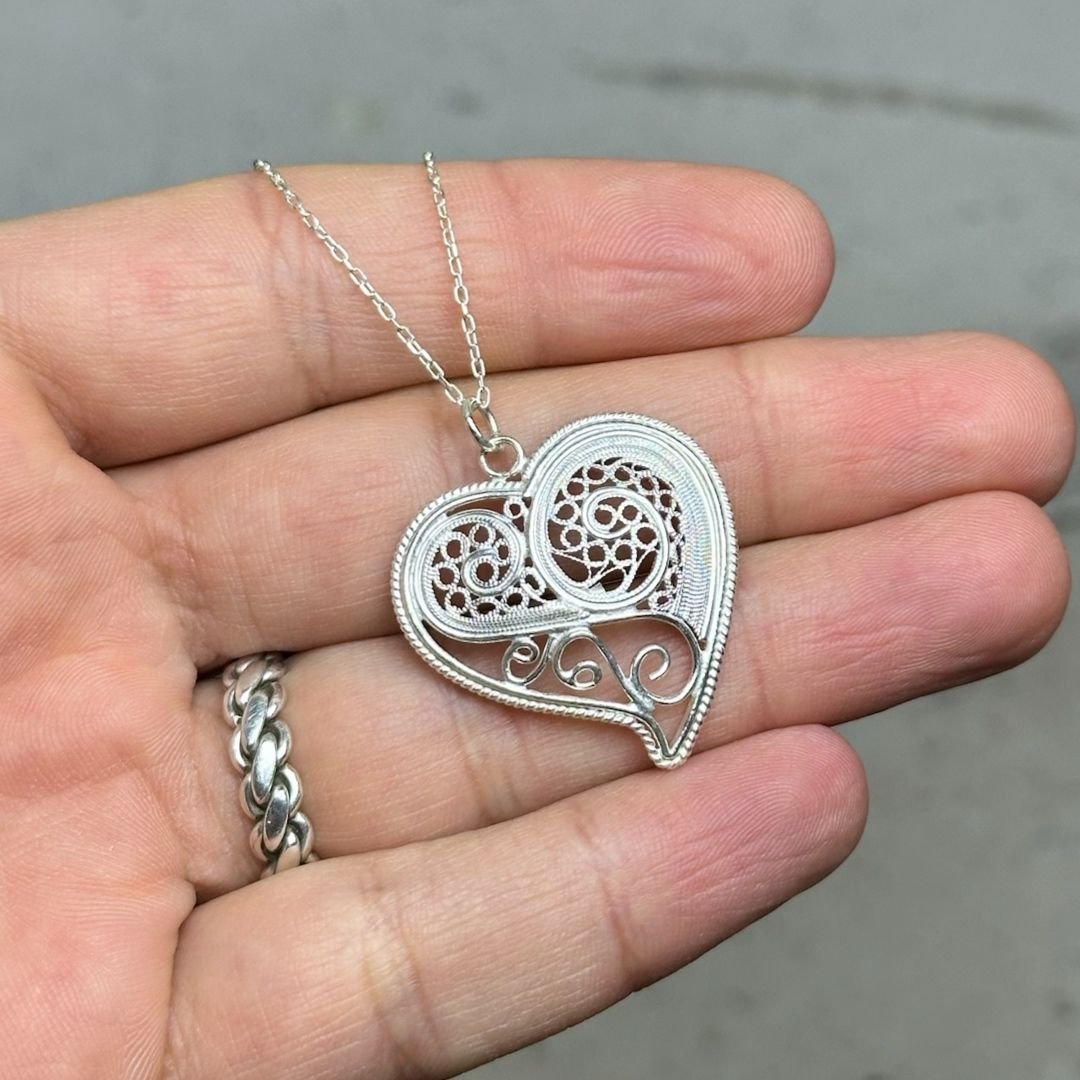 925 Ayar Gümüş İşlemeli Telkari Kalp Model Kolye
