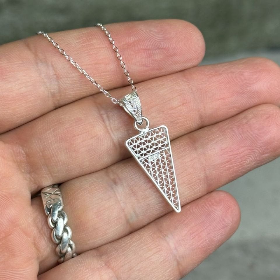 925 Ayar Gümüş El İşçilikli Üçgen  Model Telkari Kolye