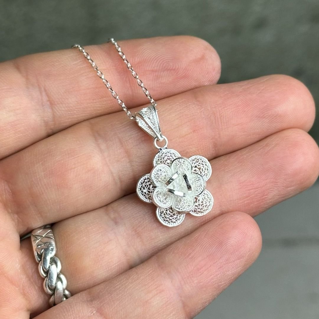 925 Ayar Gül Model Telkari Gümüş Kolye