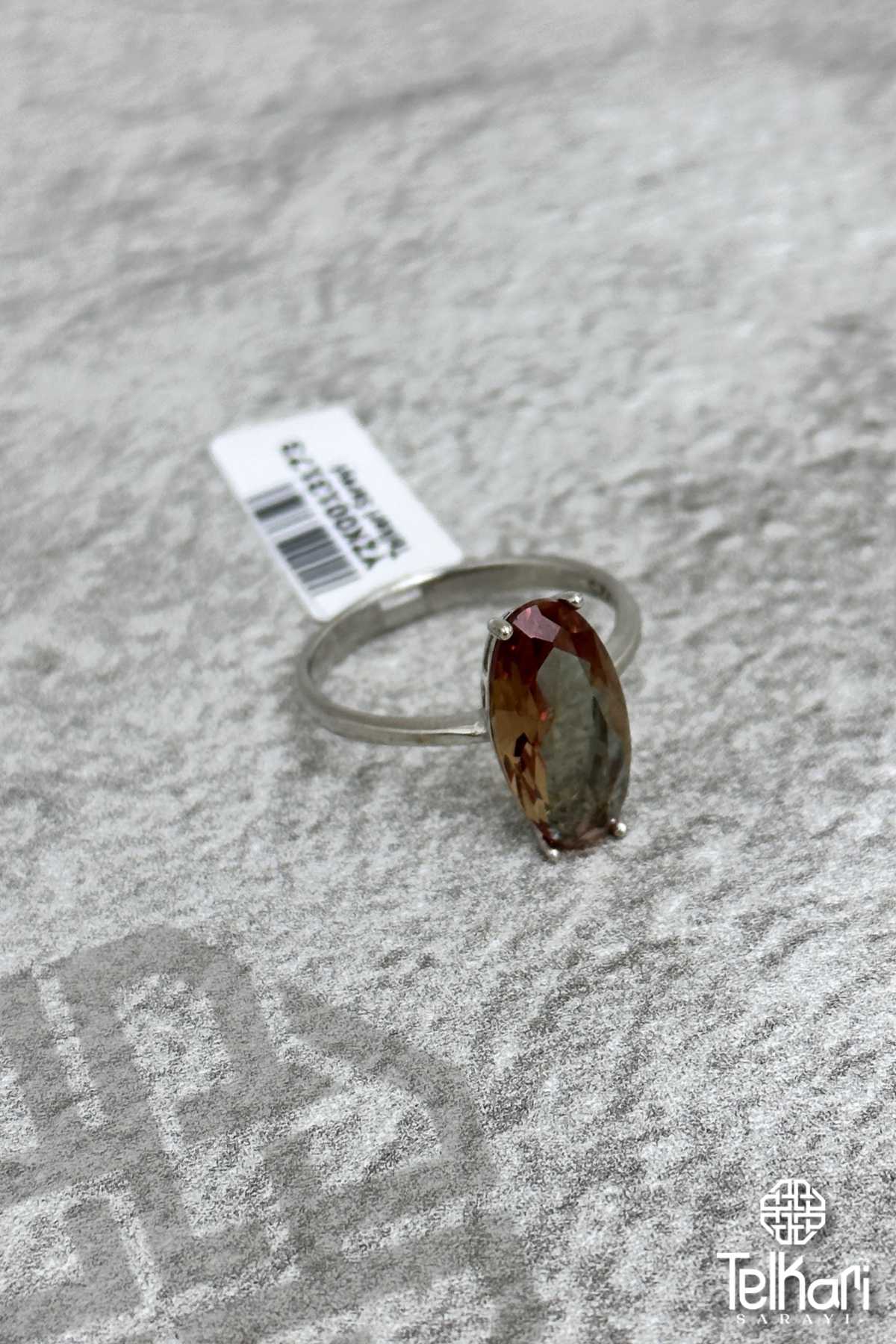 Oval Model Sultan Taşlı Gümüş Yüzük