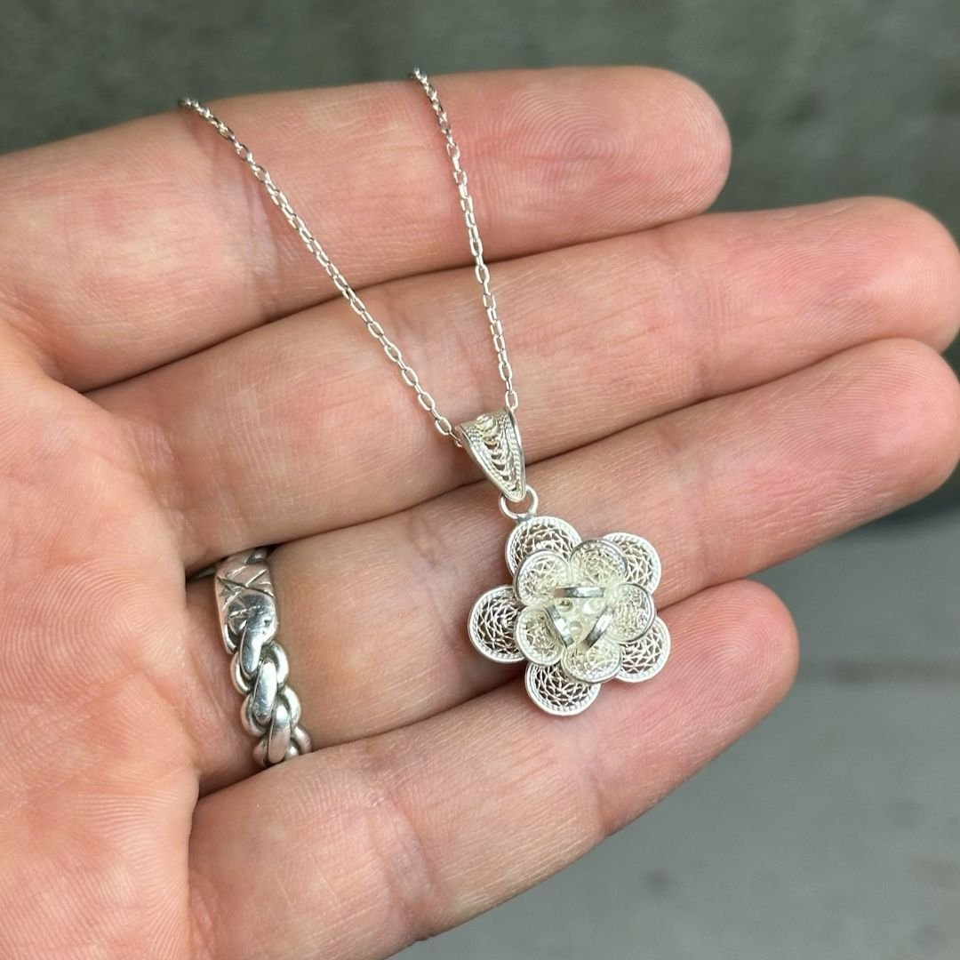 925 Ayar Gül Model Telkari Gümüş Kolye