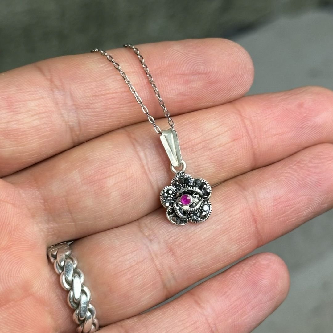 Gül Tasarımlı Markazit Gümüş Kolye