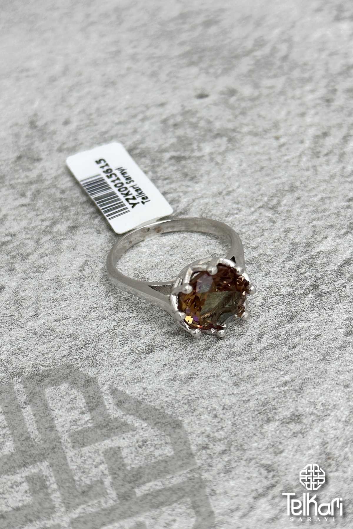 Yuvarlak Kesim Renk Değiştiren Sultan Taşlı Gümüş Yüzük