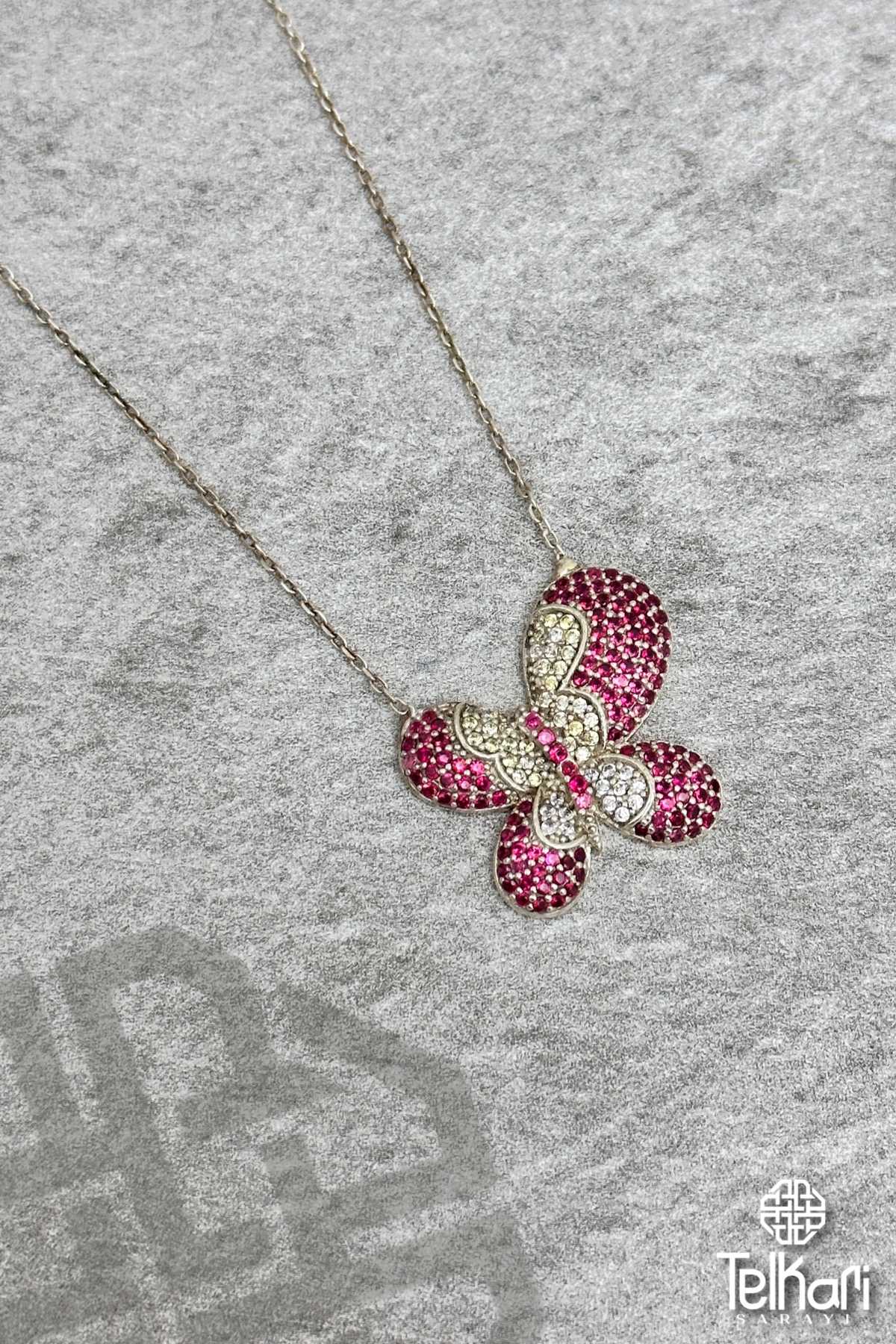 Kelebek Model Taşlı Gümüş Kolye