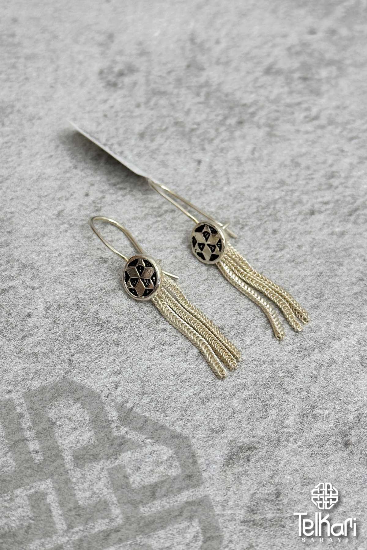 Püsküllü Mine İşlemeli Midyat Hasırı Gümüş Küpe