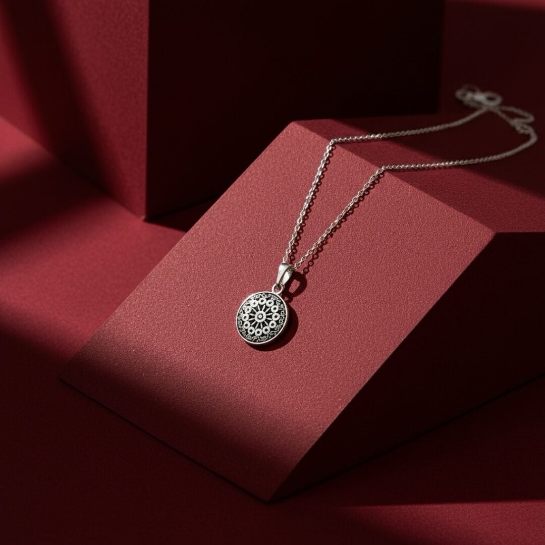 Anadolu Motifli Siyah Mineli Gümüş Kolye