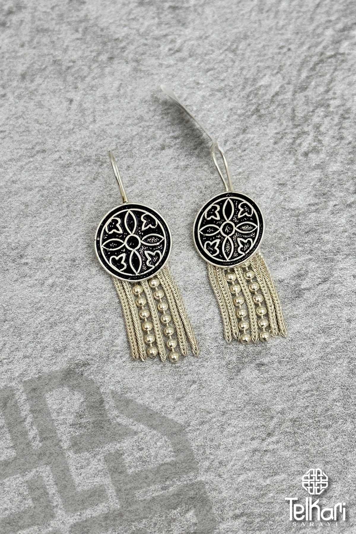 Püsküllü Motifli Mine İşlemeli Midyat Hasırı Gümüş Küpe