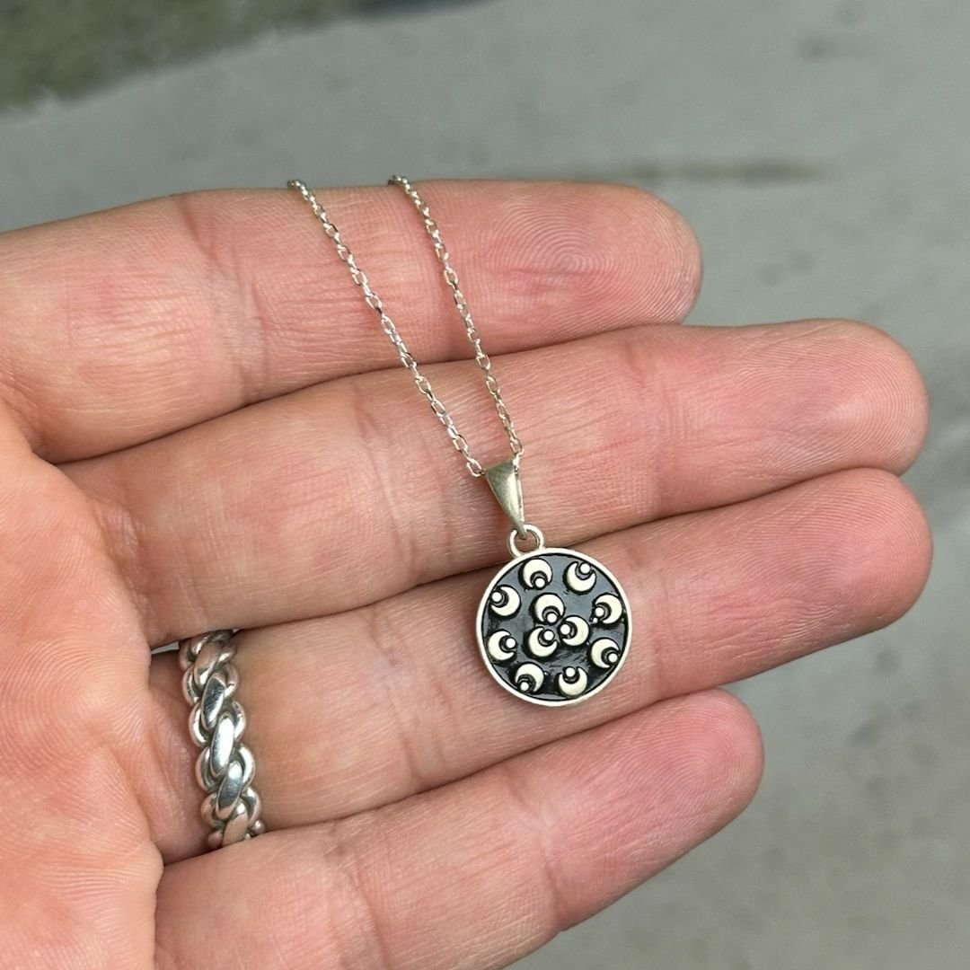 Çiçek Desenli Midyat Hasırı Gümüş Kolye