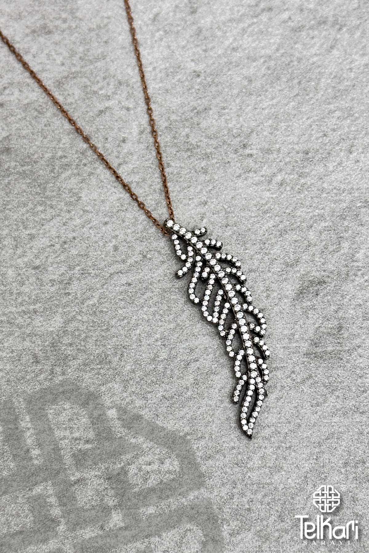 Yaprak Model Taşlı Rose Gümüş Kolye