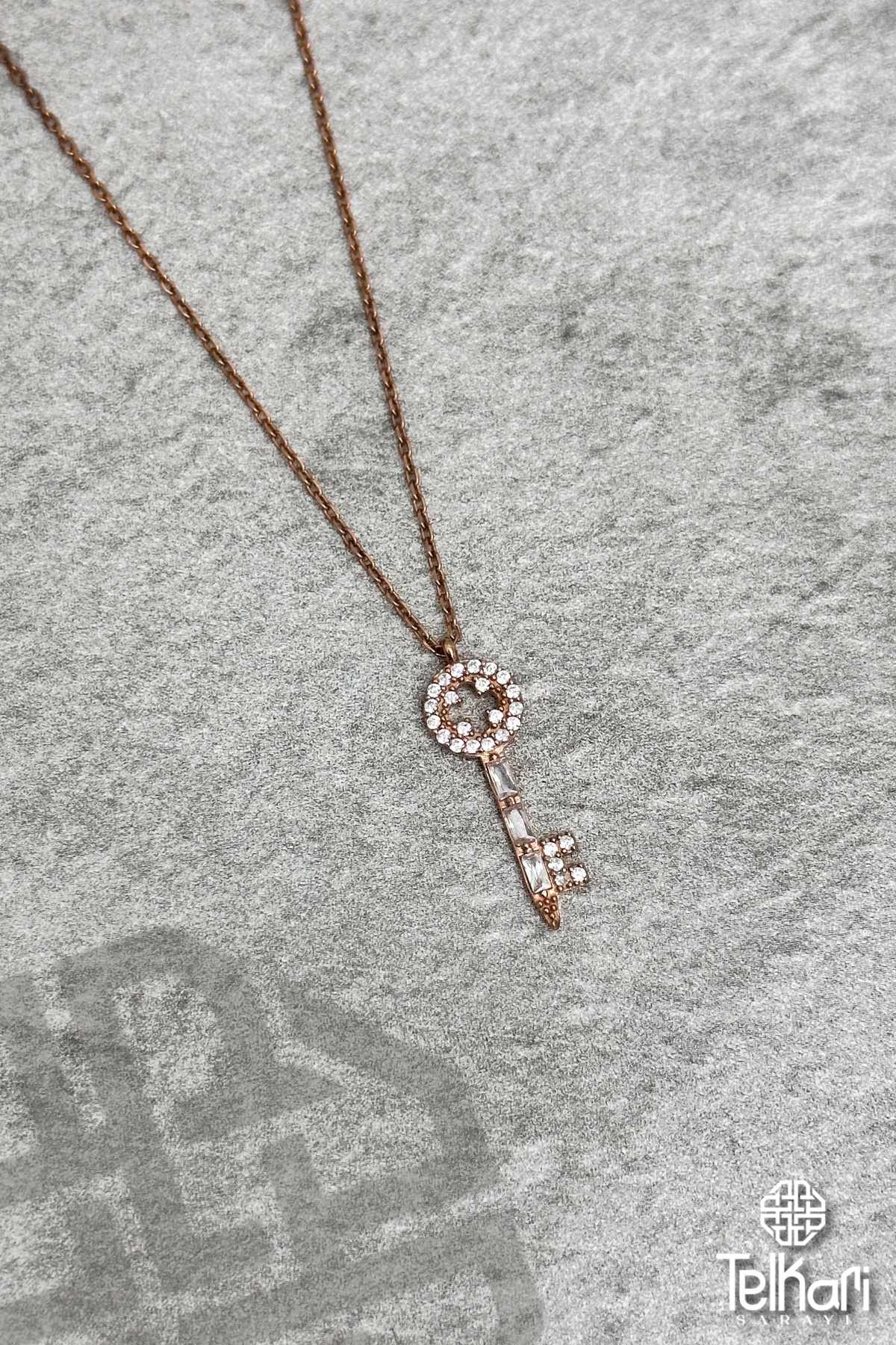 Anahtar Model Taşlı Rose Gümüş Kolye