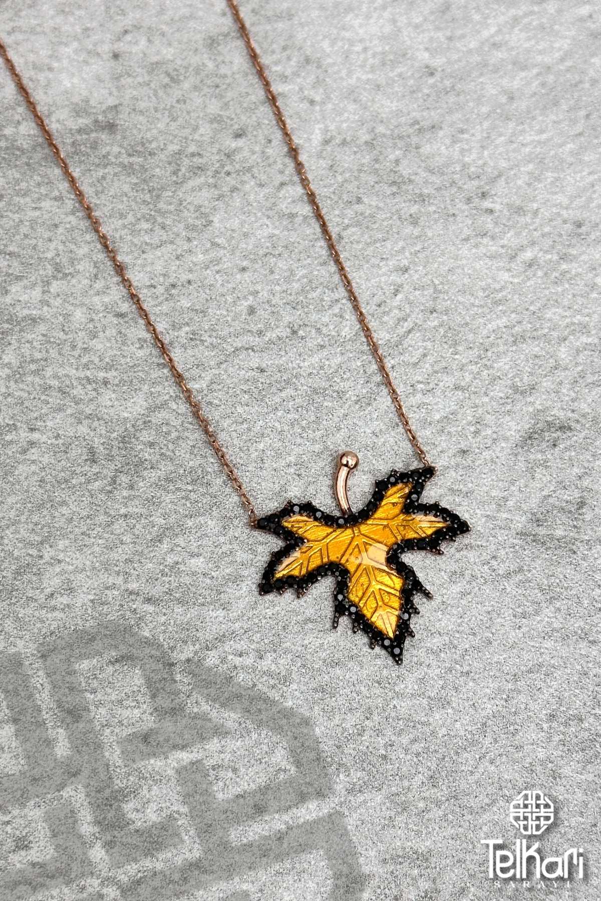 Yaprak Model Taşlı Rose Gümüş Kolye