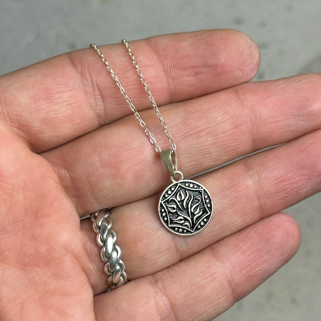 Gül Motifli Midyat Hasırı Gümüş Kolye