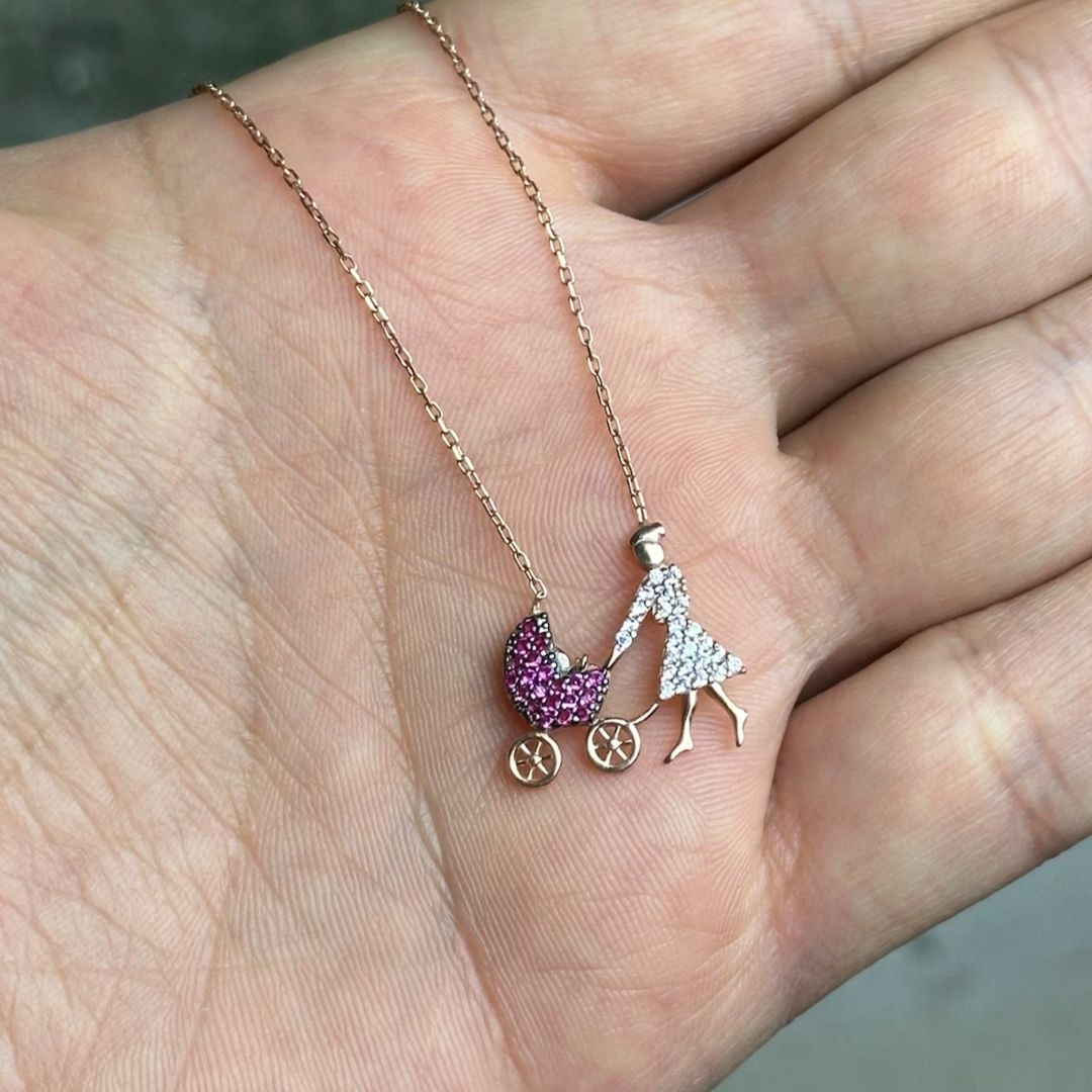 Zirkon Taşlı Bebek Arabalı Anne Tasarımlı Rose Gümüş Kolye