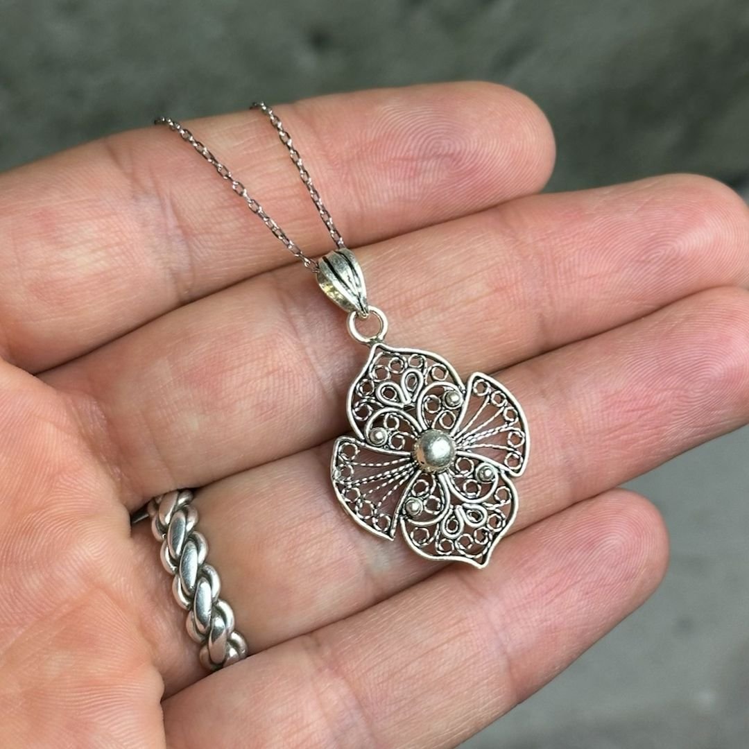 Çiçek Motifli Oksitli Telkari Gümüş Kolye