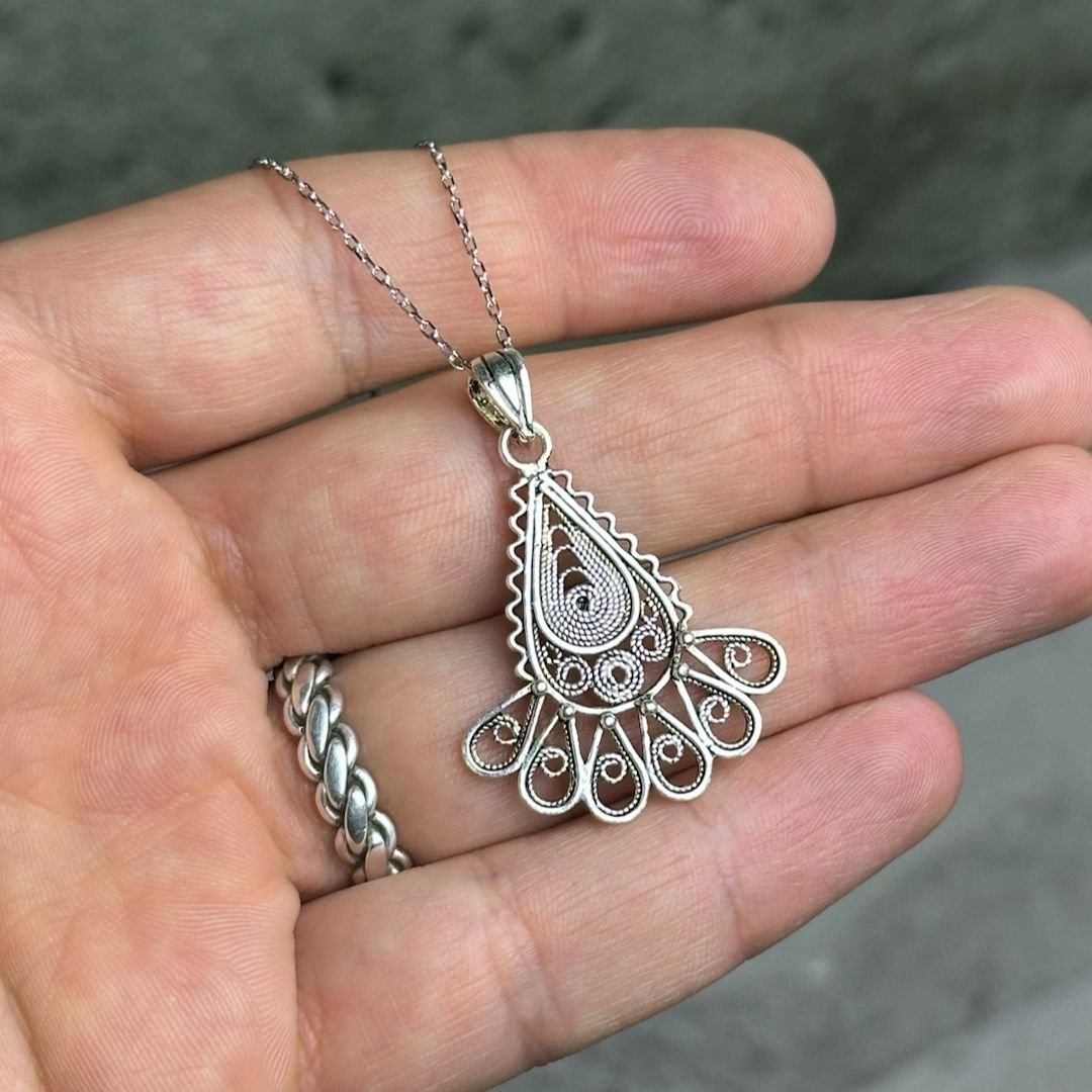 Damla Modelli Çiçek Tasarımı Oksitli Telkari Gümüş Kolye