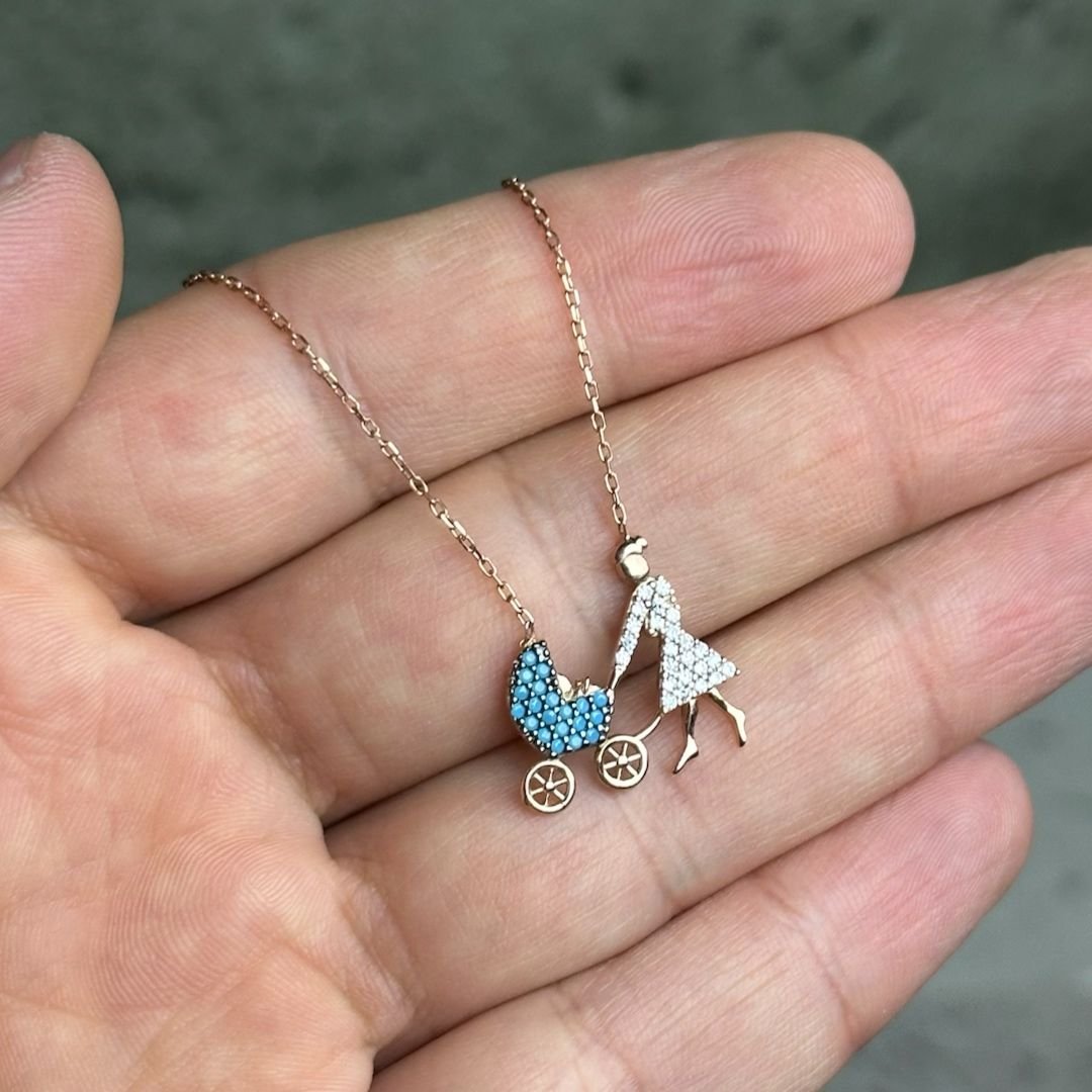 Zirkon Taşlı Bebek Arabalı Anne Model Gümüş Kolye