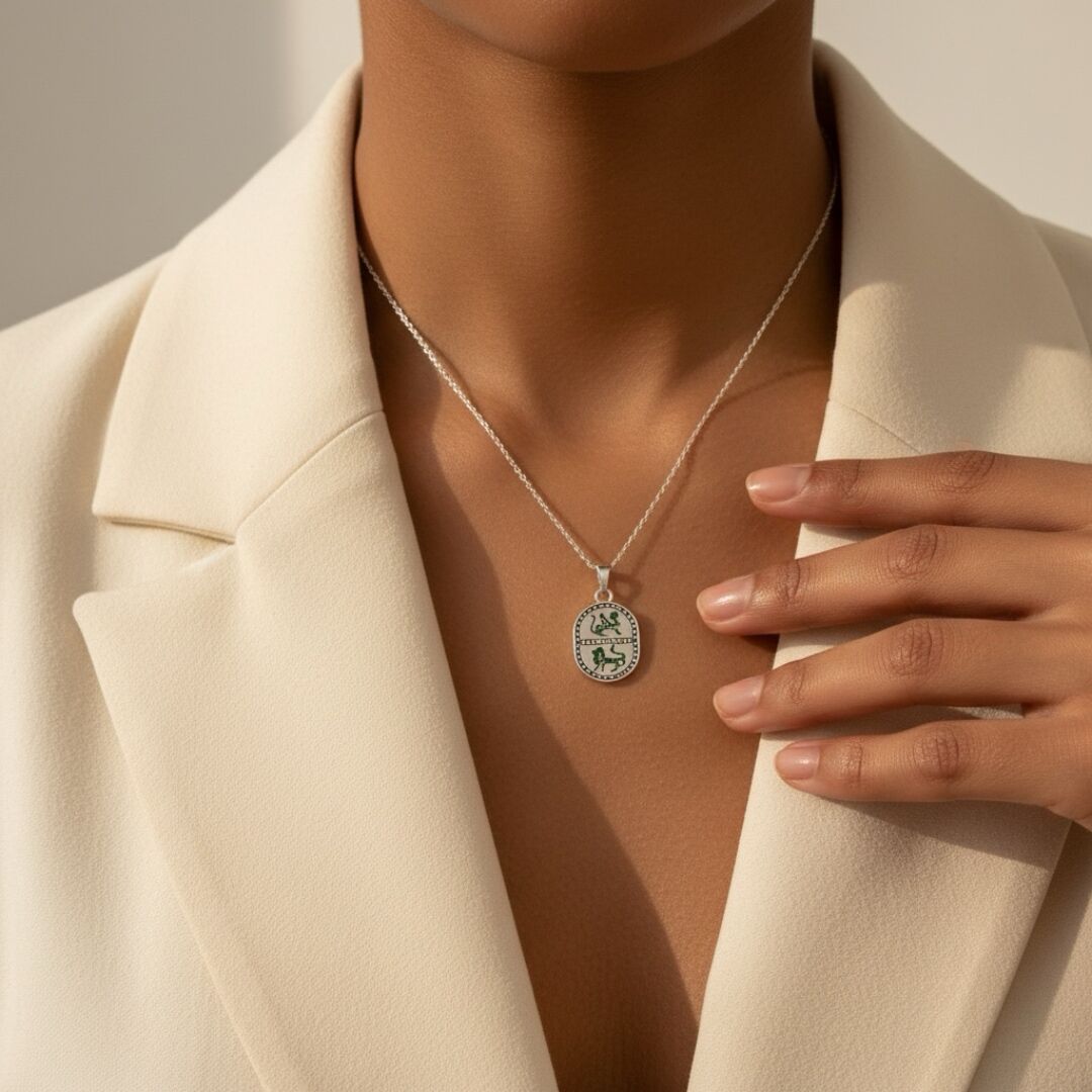 Çift Aslan Figürlü Mineli Gümüş Kolye