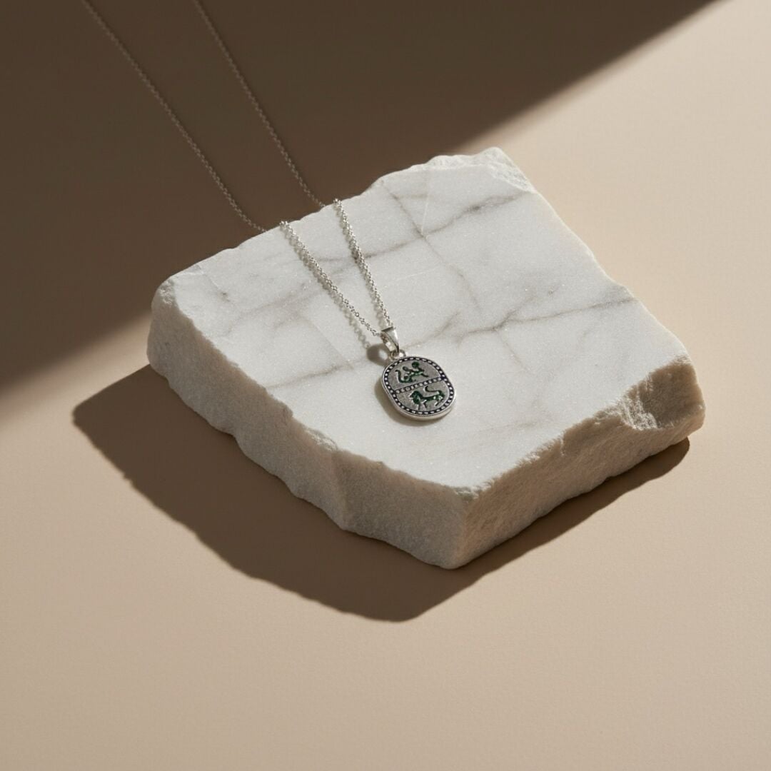 Çift Aslan Figürlü Mineli Gümüş Kolye