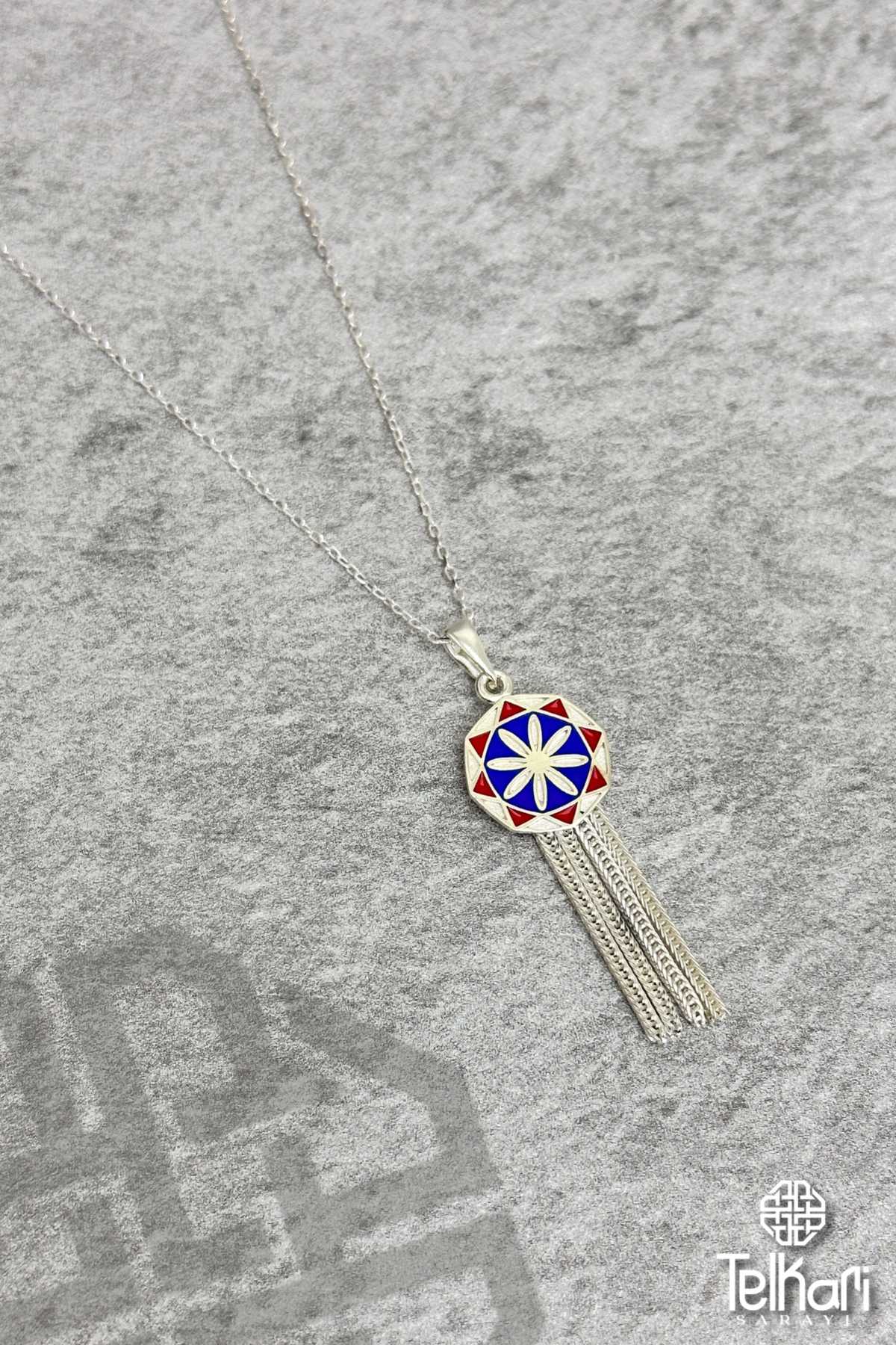 Püsküllü Motifli Mine İşlemeli Midyat Hasırı Gümüş Kolye