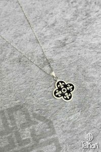 Yonca Model Motifli Mine İşlemeli Midyat Hasırı Gümüş Kolye