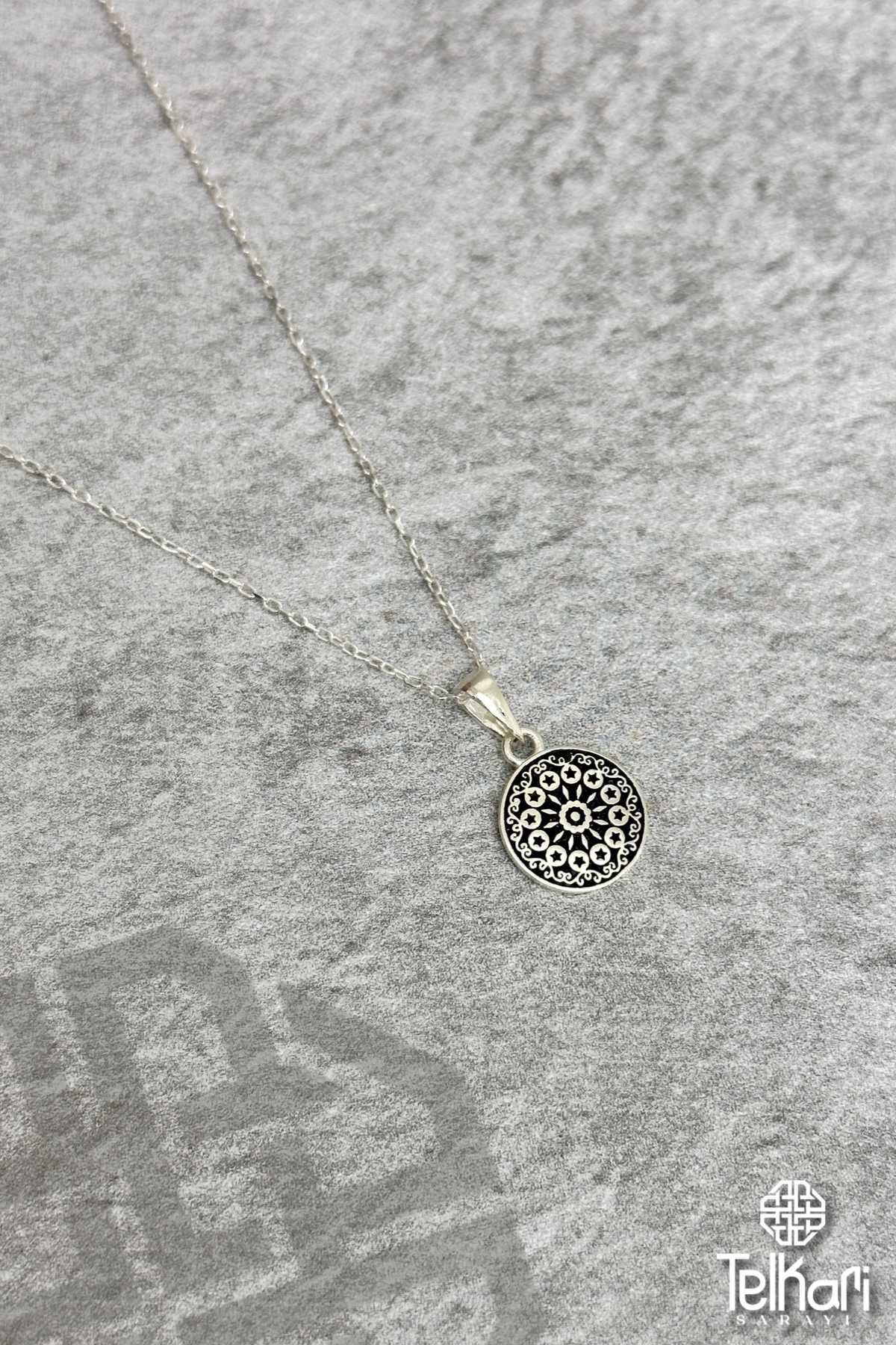 Motifli Mine İşlemeli Midyat Hasırı Gümüş Kolye