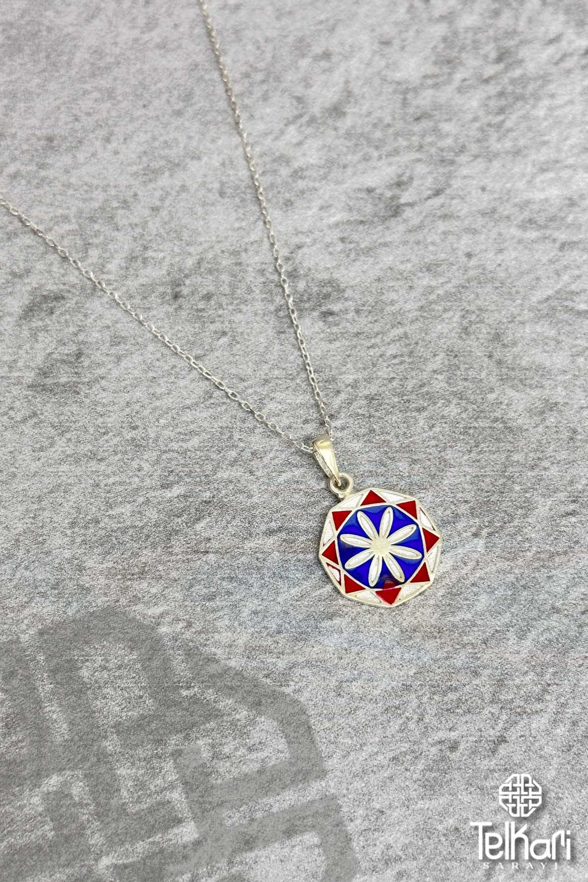 Çiçek Motifli Mine İşlemeli Midyat Hasırı Gümüş Kolye