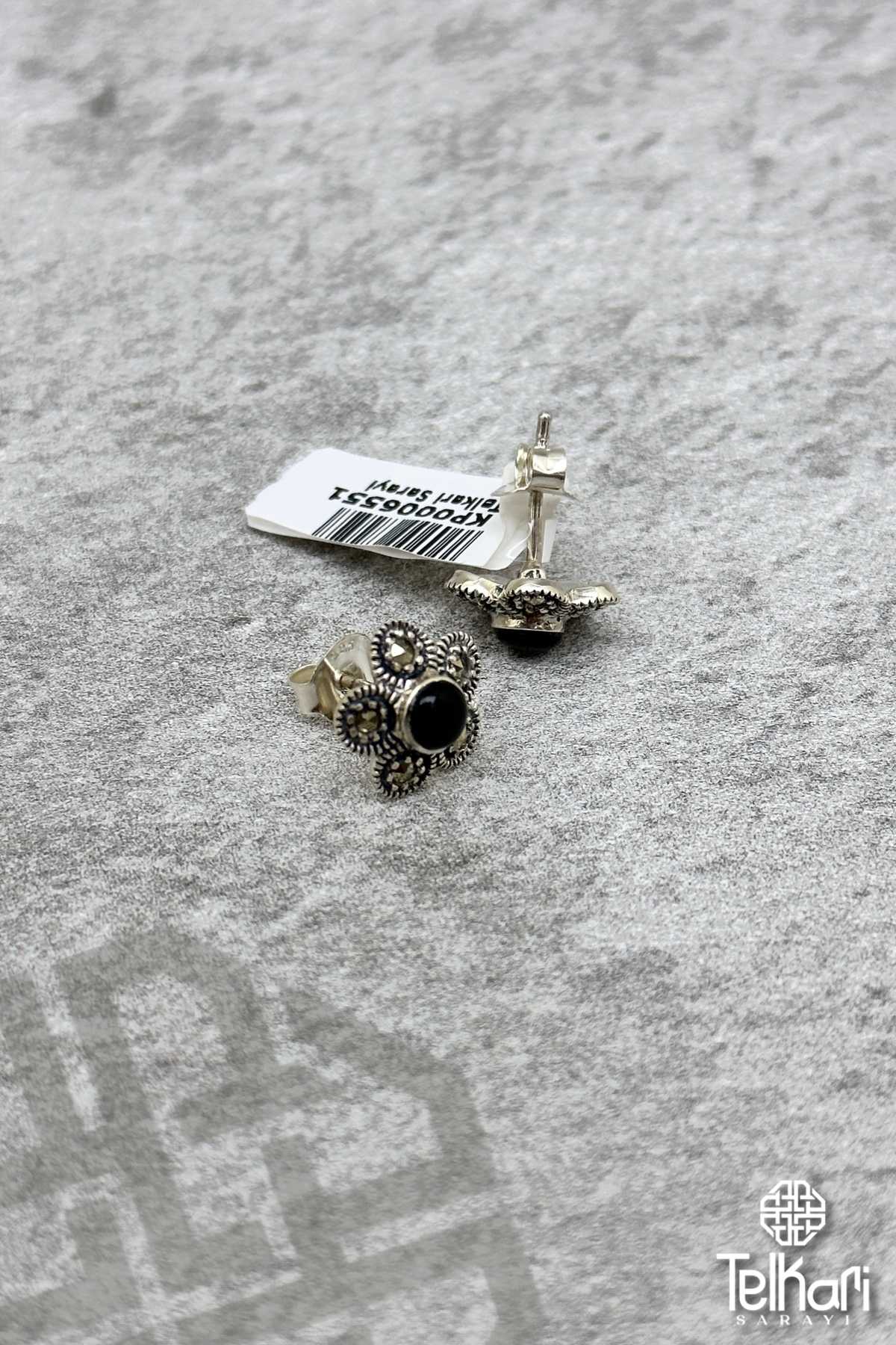 Onix Taşlı Çiçek Model Gümüş Markazit Küpe