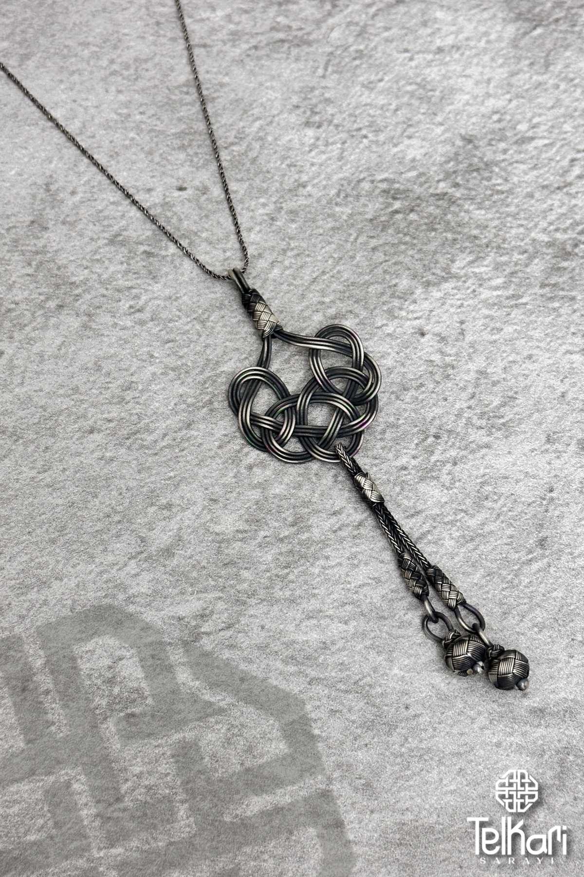 Aşk Düğümü Püsküllü Kazaziye Gümüş Kolye