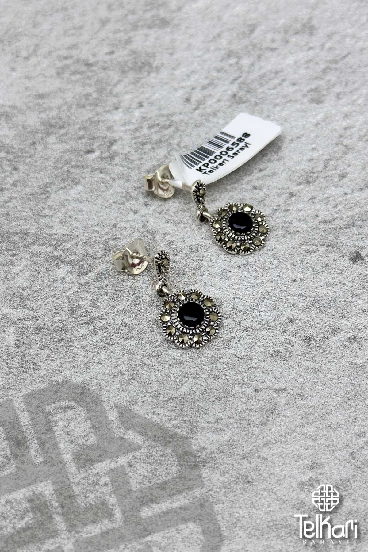 Onix Taşlı Sallantılı Model Gümüş Markazit Küpe